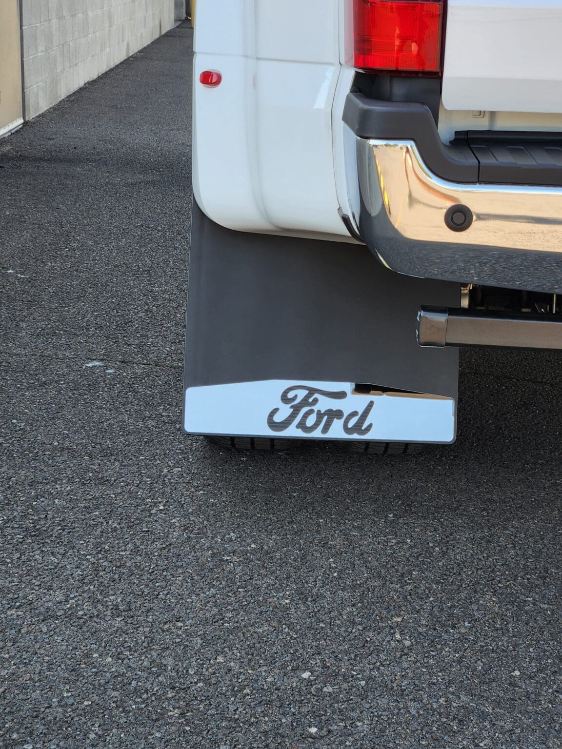 2024 F350 Mud Flaps - Lory Silvia