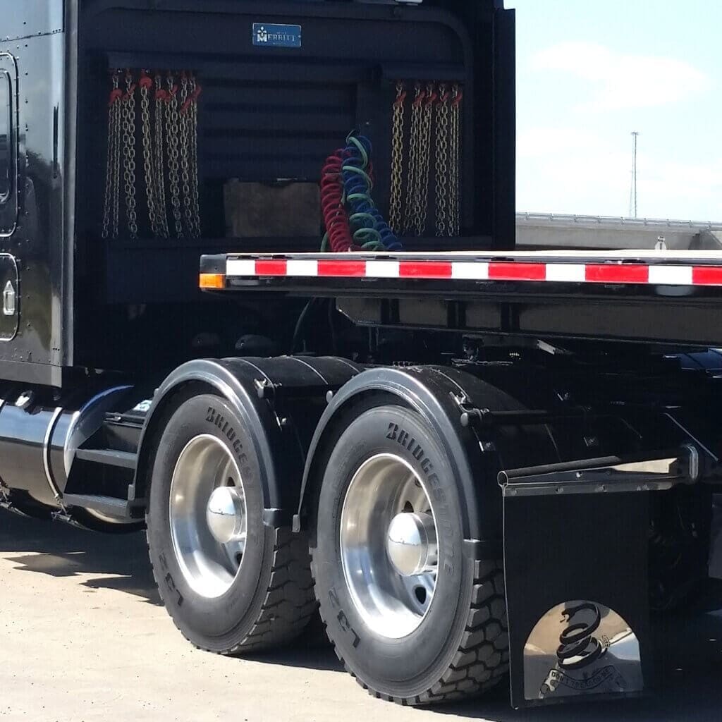 W900-Kenworth-with-Dont-Tread-weight-cropped